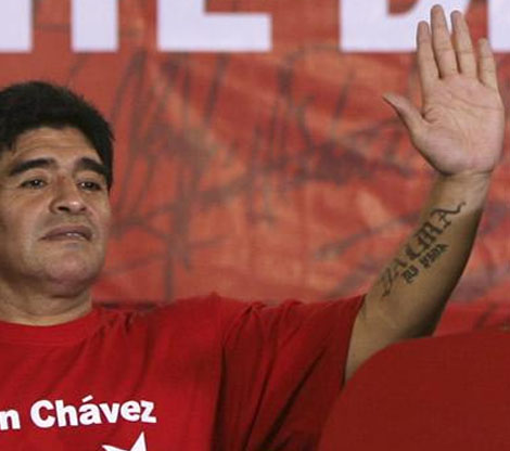 Diego Armando Maradona has the low '2D:4D digit ratio' in his left hand.