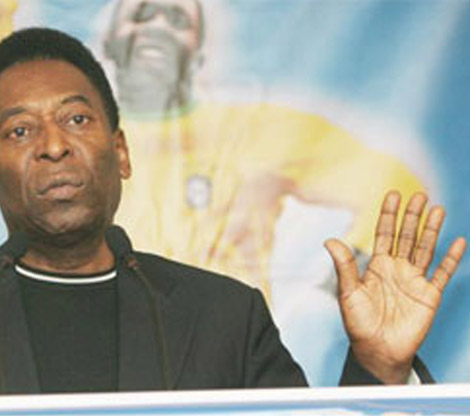 Pelé has the low '2D:4D digit ratio' in his left hand.