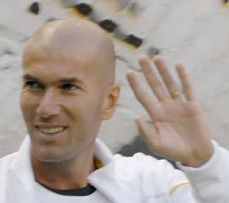 Zinedine Zidane has the low '2D:4D digit ratio' in his left hand.