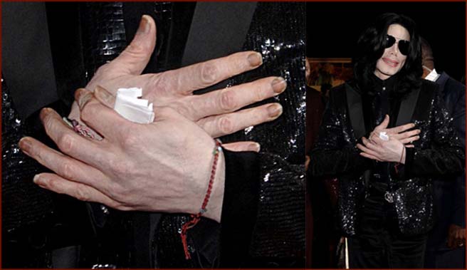 michael-jackson-finger-nails-2006.jpg