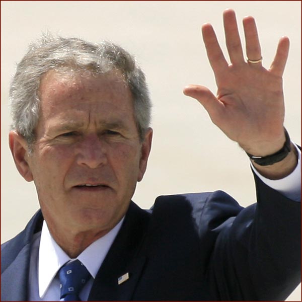 Former US president George W Bush: left hand wave photo.