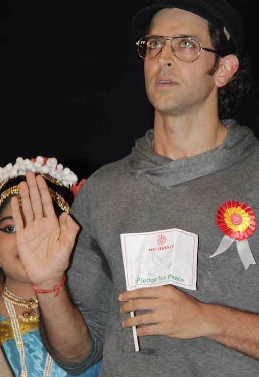 Hrithik Roshan with double thumb pledge for peace.