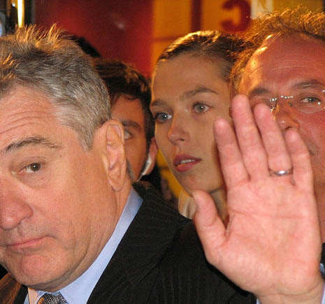 Robert de Niro's left hand is featured with a simian line! (simian crease)