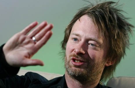 The right hand of Thom Yorke: Thom has a low 2D:4D digit ratio (= long ring finger, short pointer finger).